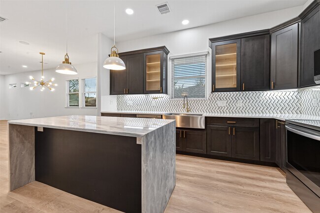 Building Photo - 6626 Highrock Rd