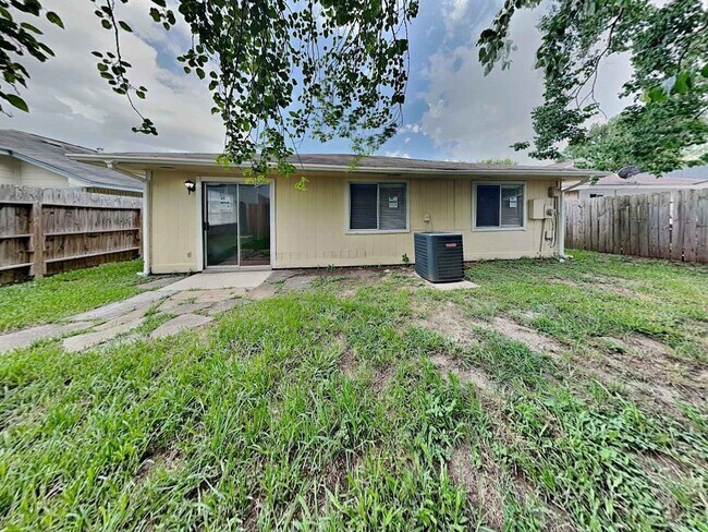 Building Photo - 3902 Mattingham Dr