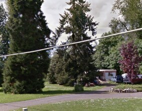 Building Photo - Springfield Riverfront Home