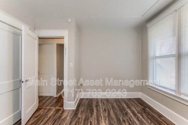 Building Photo - 2108 Walnut St