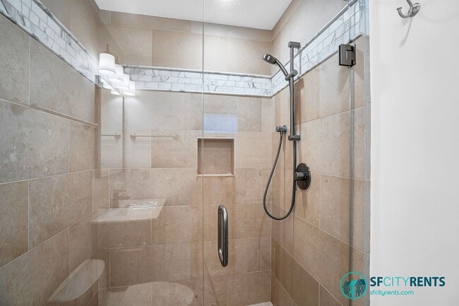 Building Photo - Presidio Heights: Remodeled Flat w/ Privat...
