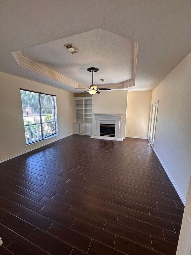 Building Photo - 115 Suncrest