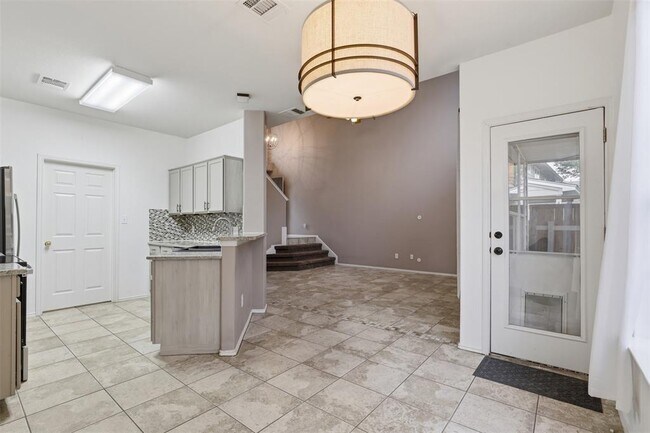 Building Photo - 2632 Century Park Blvd