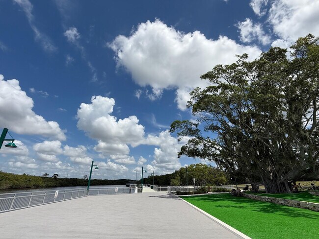 Building Photo - 187 SE Via Sangro