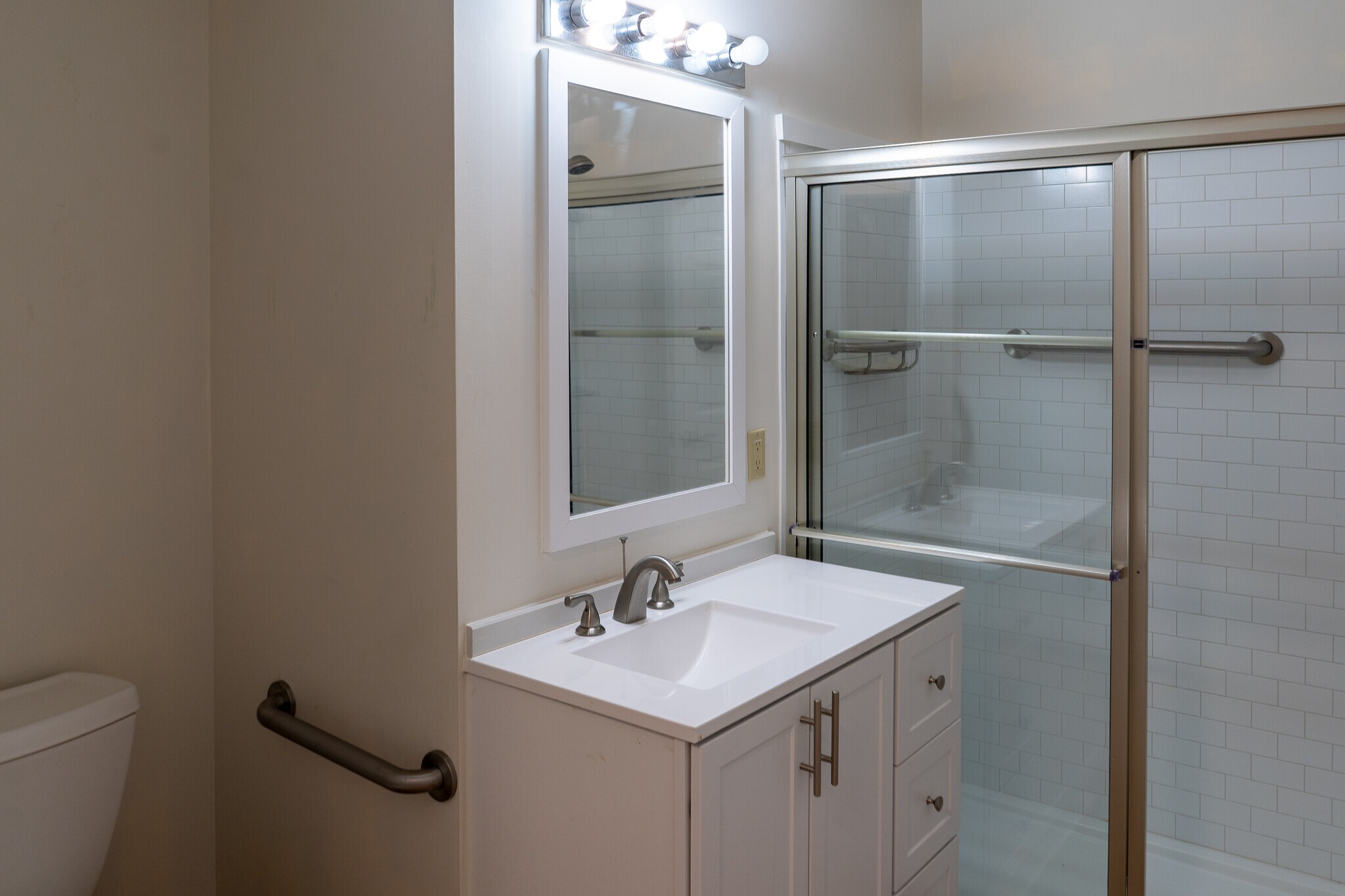 Building Photo - 1921 Ty Way Xing