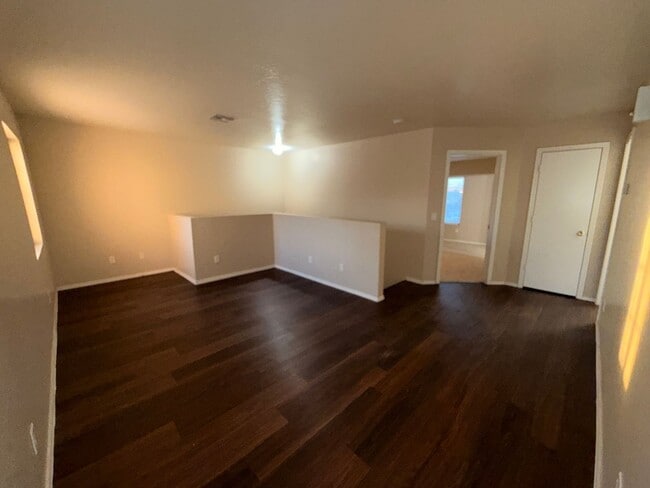 Building Photo - Refinished 4 by 2.5 Avondale Home - Corner...