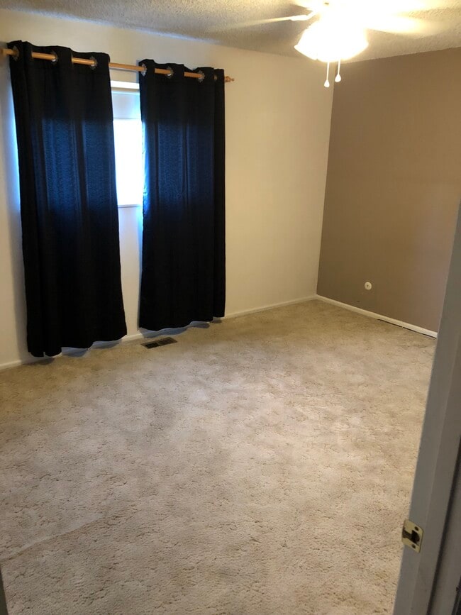 Building Photo - 21 N Briarwood Pl