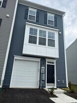 Building Photo - 464 Husky Trl