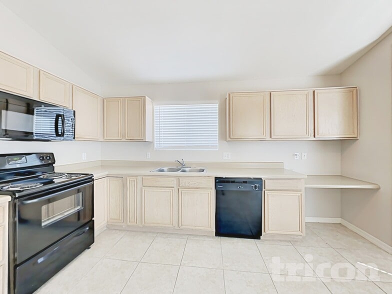 Building Photo - 423 N Shaylee Ln