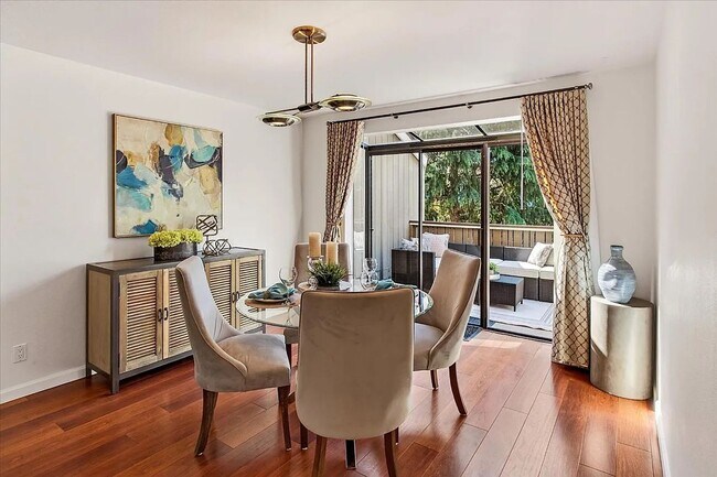 Building Photo - Bright Campbell Condo with Vaulted Ceilings & Private Balconies