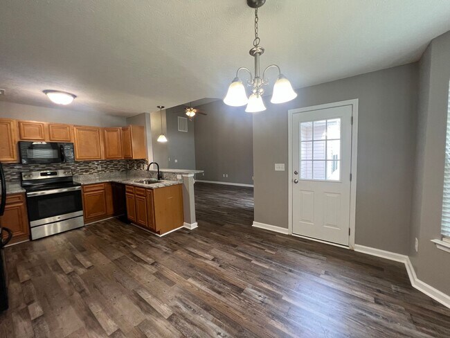 Building Photo - Conway - 3 Bedroom / 2 Bathroom House