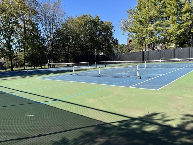 Building Photo - Welcome to this beautifully remodeled sing...