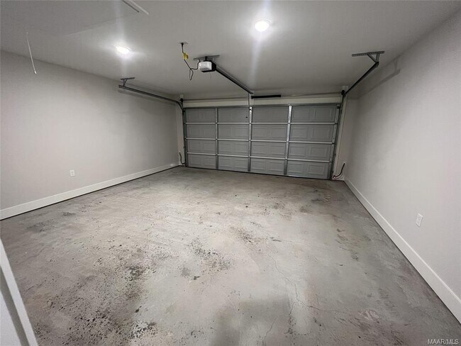 Building Photo - 211 Dawsons Ml Wy