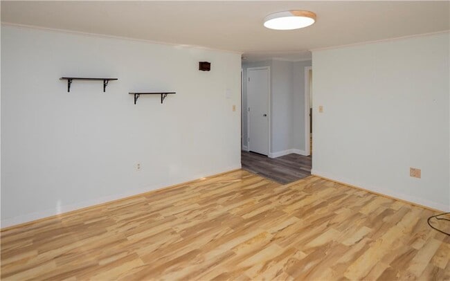 Building Photo - 109 Haskins Ave