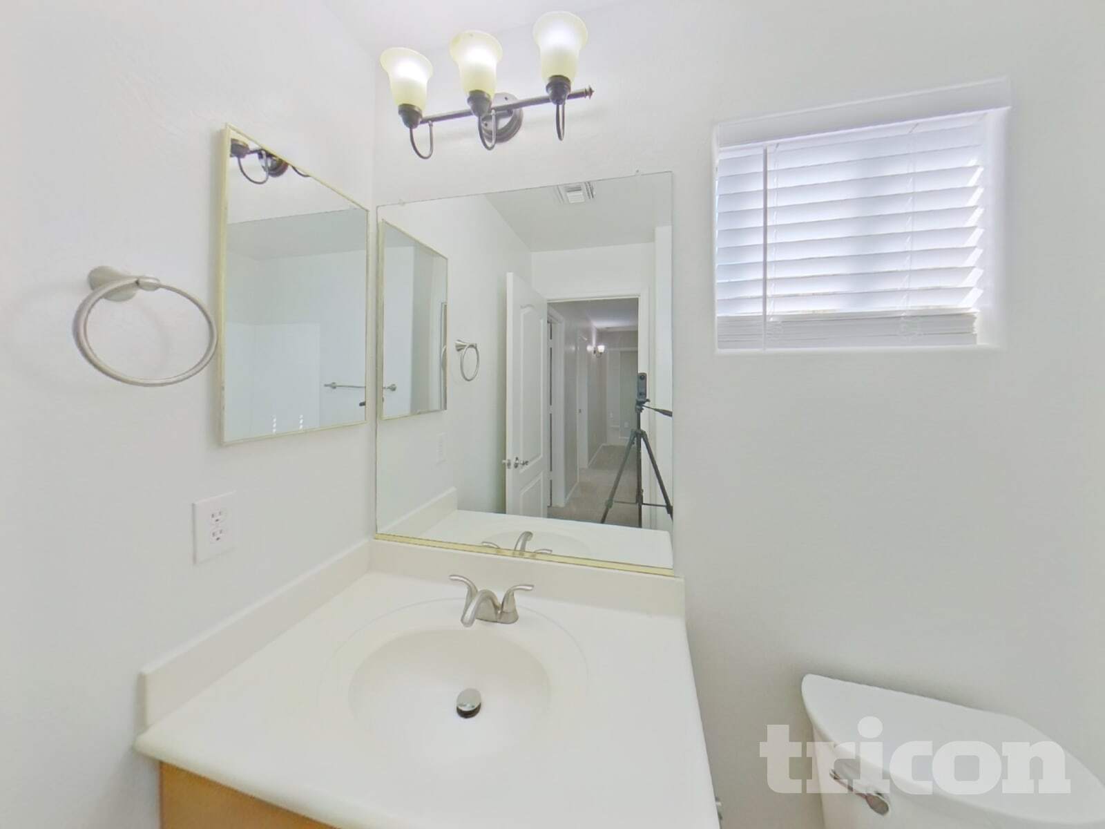 Building Photo - 21201 N Conlon Rd