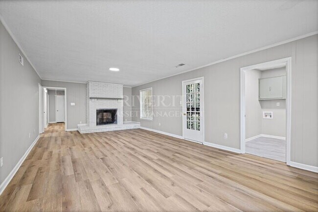 Building Photo - 895 Brownlee Rd