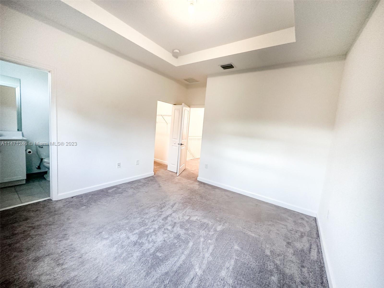 Building Photo - 1486 SE 26th Ter