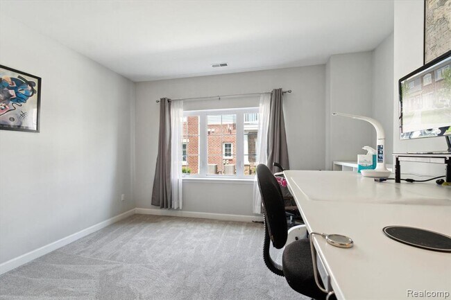 Building Photo - 5662 Arbor Chase Dr