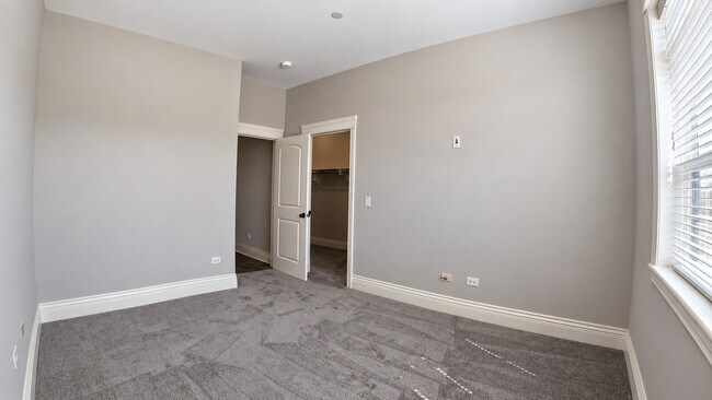 Building Photo - 10765 Clock Tower Dr