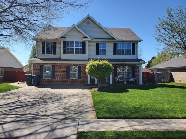 Primary Photo - 104 Timberwood Ln