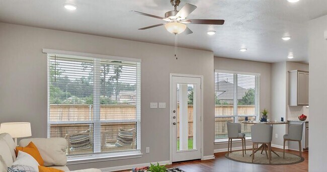 Building Photo - 1026 Tomball Downs Dr