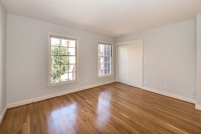 Building Photo - 2527 Queen Annes Ln NW