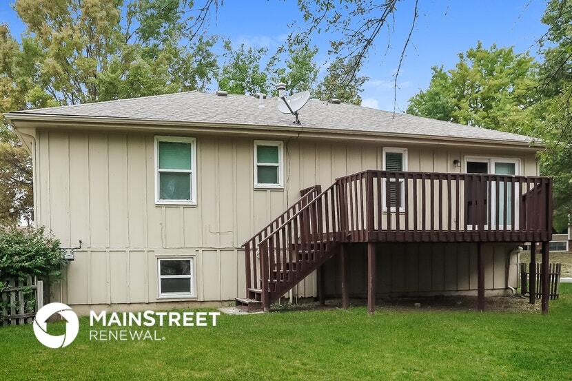 Building Photo - 1523 NE Westwind Dr