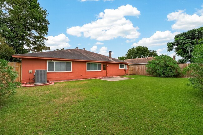 Building Photo - 19610 San Gabriel Dr