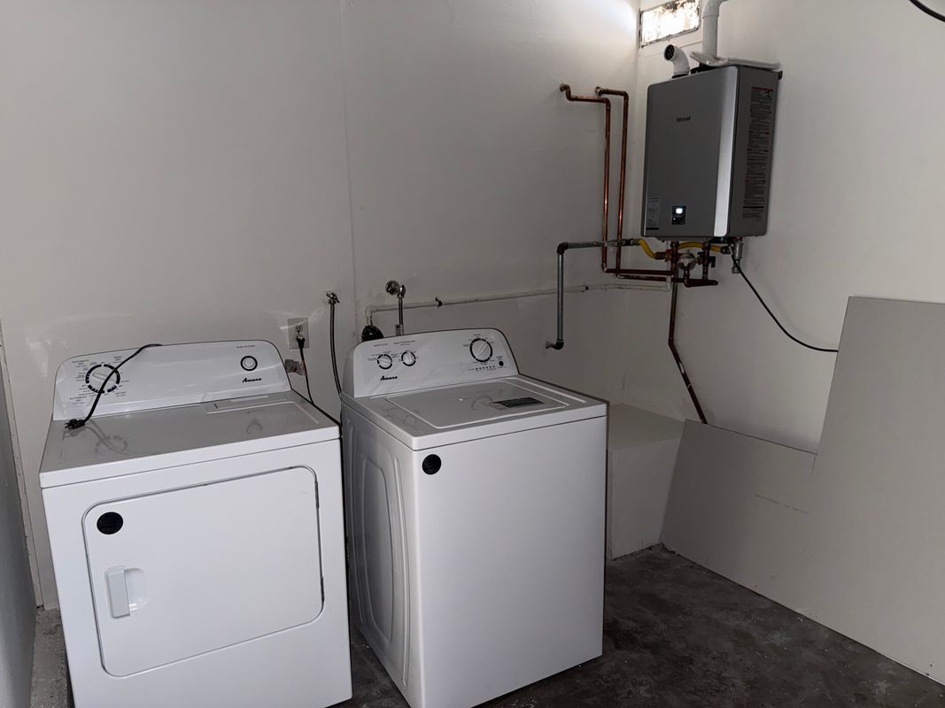 Building Photo - 5867 Cape Horn Dr