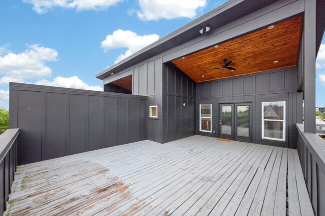 Building Photo - 4704A Kentucky Ave