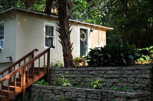 Building Photo - 502 E Van Buren St