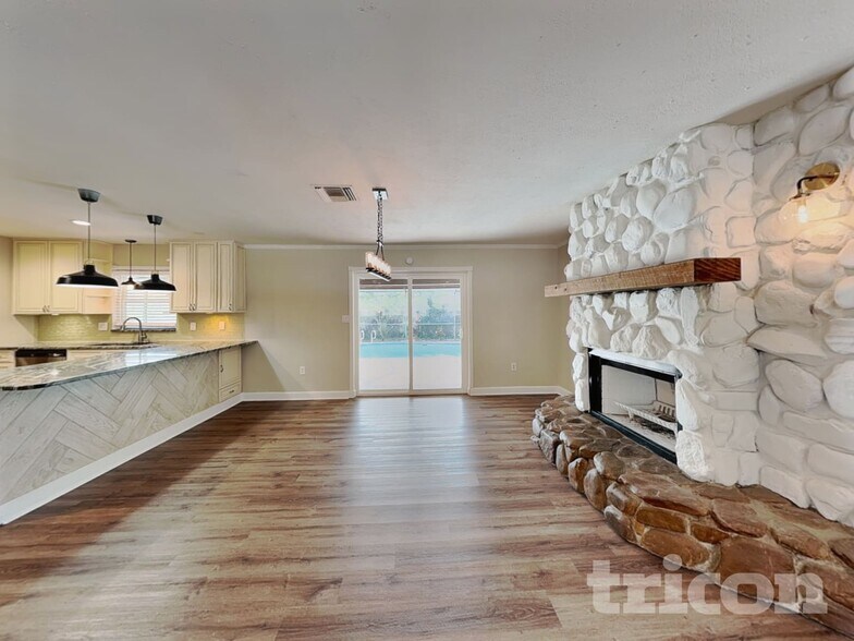 Building Photo - 123 Whitaker Rd