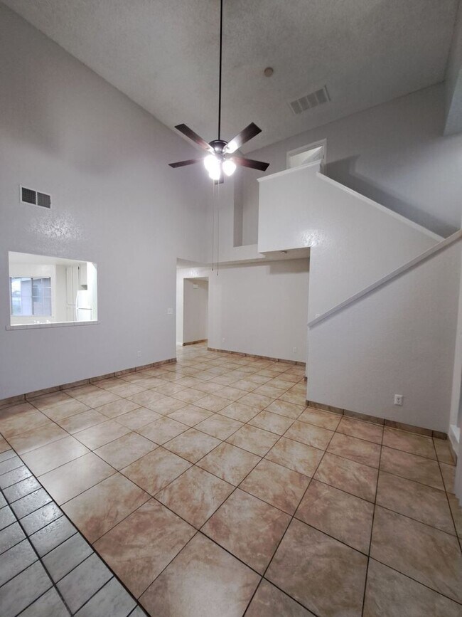 Building Photo - Beautiful 3-Bedroom Fresno Home with Backyard!