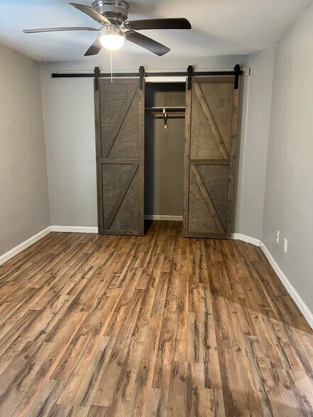 Building Photo - 806 Edmondson St