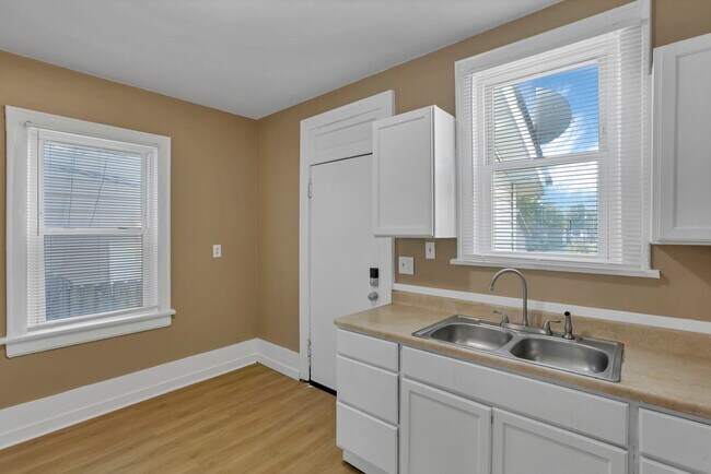 Building Photo - 2545-2547 Sullivant Ave
