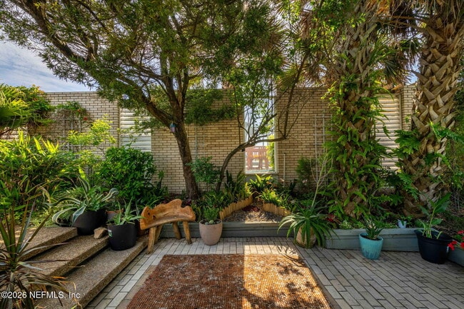 Building Photo - 2337 Seminole Rd