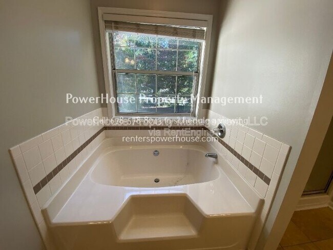Building Photo - 605 Suwanee Lakes Cir NW