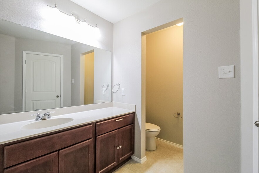 Building Photo - 2484 French St