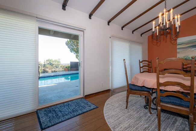 Building Photo - Fully furnished charming Spanish style hom...