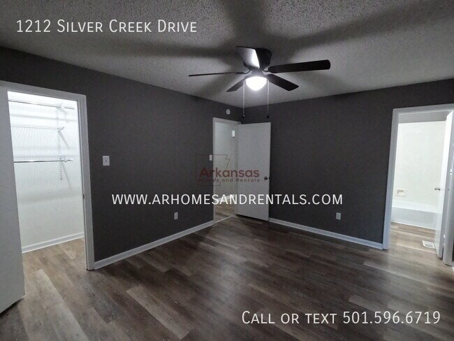 Building Photo - 1212 Silver Creek Dr
