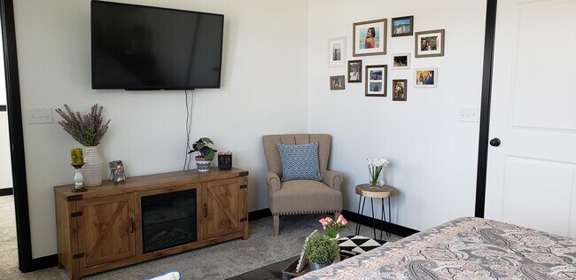 Building Photo - 11366 Sandbank Way