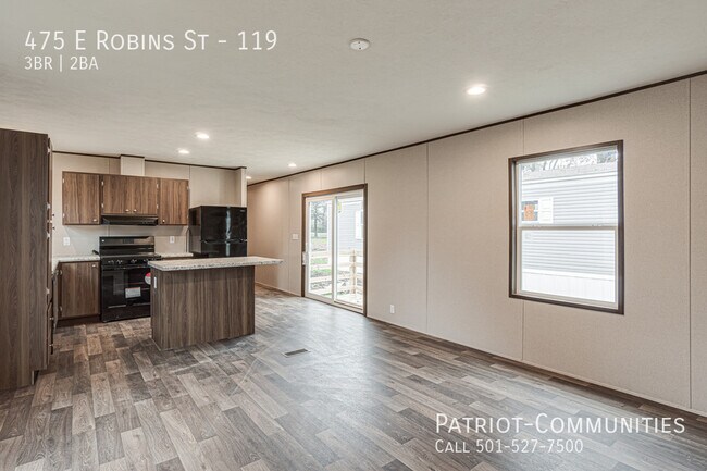 Building Photo - 475 E Robins St