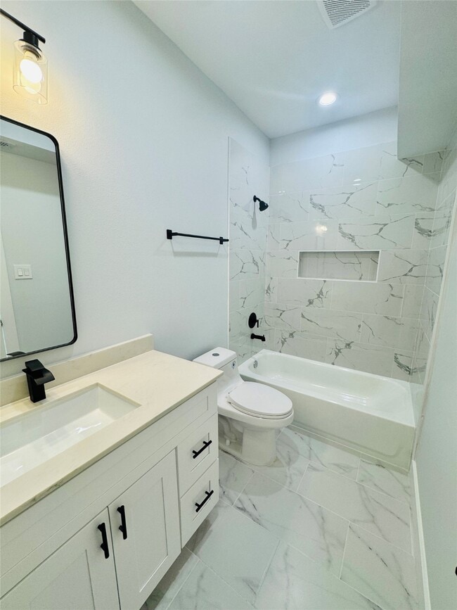 Building Photo - 5420 Elysian St