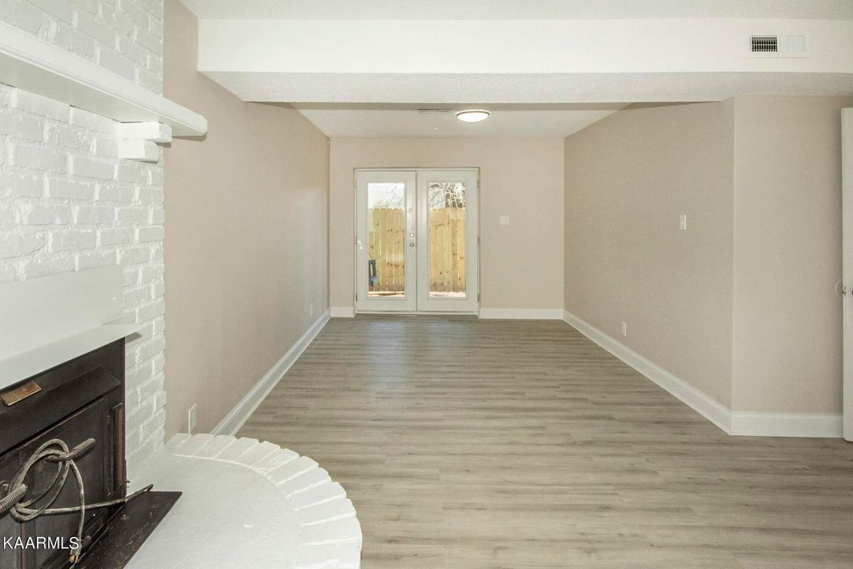 Building Photo - 106 Newport Dr