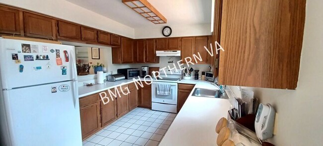 Building Photo - 6015 Keble Dr