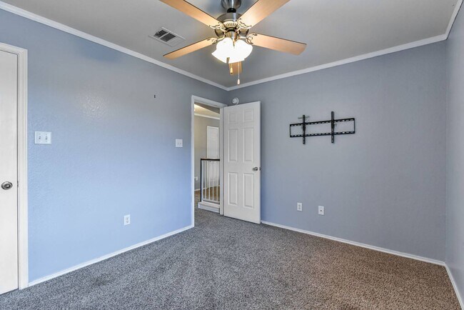 Building Photo - 4600 Donegal Bay Ct