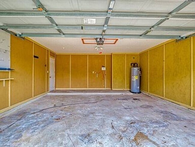 Building Photo - St Johns Rental
