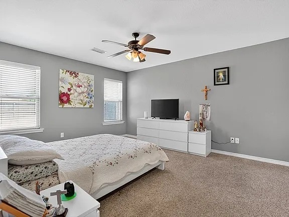 Building Photo - Comfy 4-Bed Midland Home with all appliances, backyard, attached garage, 6 min to grocery store