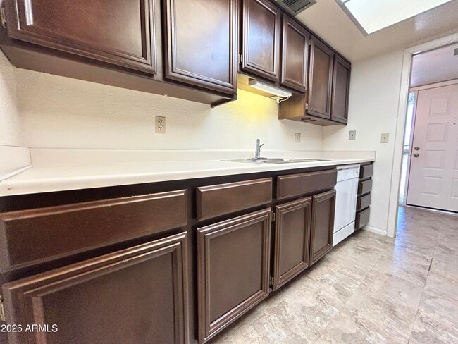 Building Photo - 1032 E Villa Maria Dr