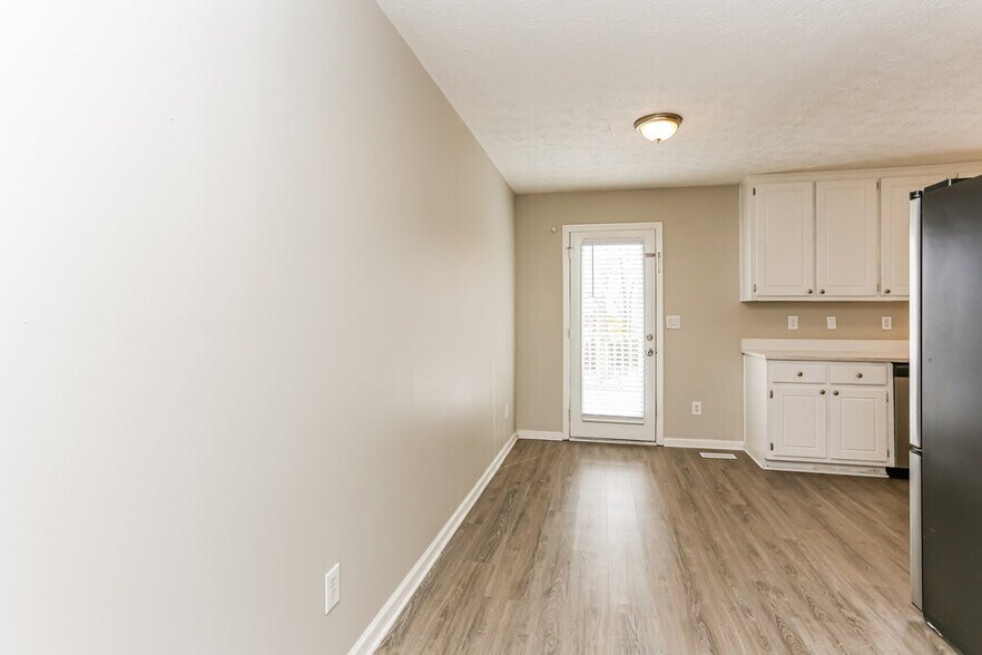 Building Photo - 304 Mary Alice Dr